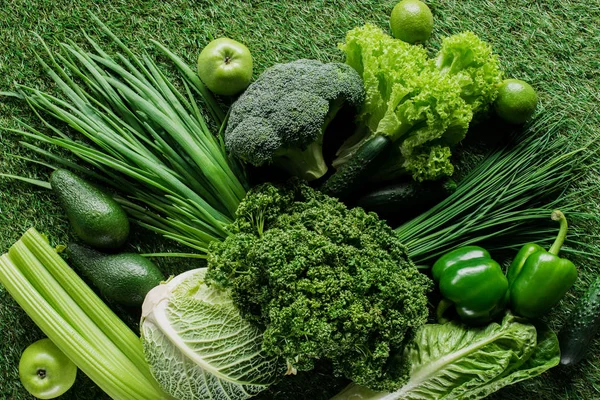 Legumbres y vegetales verdes